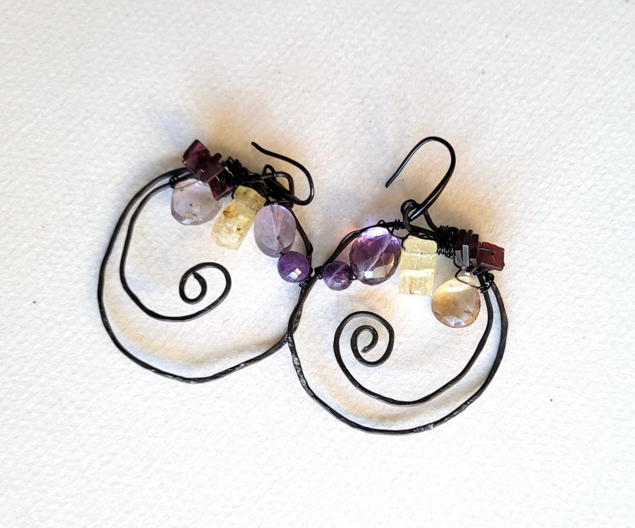 Asymmetric baroque hoop-style earrings with fine stones.. – photo 2
